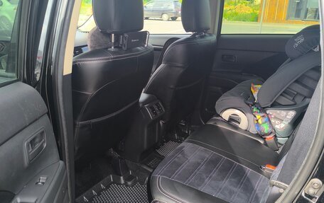Mitsubishi Outlander III рестайлинг 3, 2019 год, 2 350 000 рублей, 8 фотография