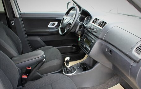 Skoda Fabia II, 2009 год, 299 000 рублей, 12 фотография