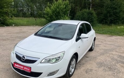 Opel Astra J, 2011 год, 715 000 рублей, 1 фотография