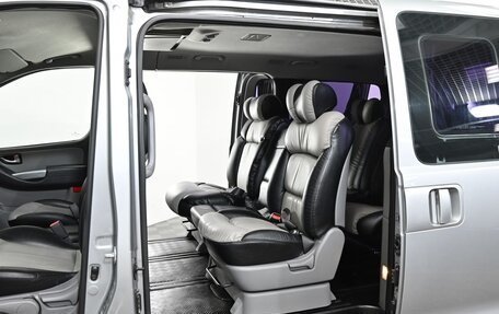 Hyundai Grand Starex Grand Starex I рестайлинг 2, 2013 год, 1 899 000 рублей, 12 фотография