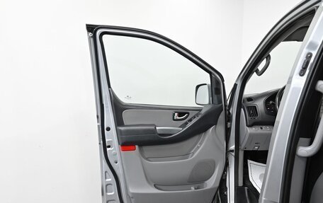 Hyundai Grand Starex Grand Starex I рестайлинг 2, 2013 год, 1 899 000 рублей, 10 фотография