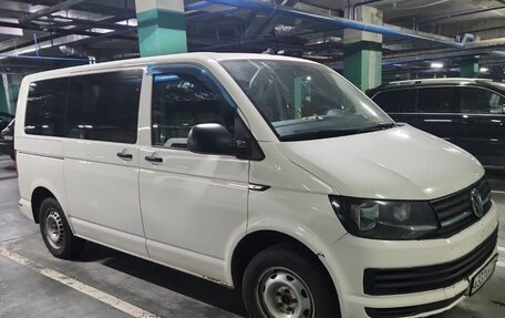 Volkswagen Caravelle T6 рестайлинг, 2017 год, 1 950 000 рублей, 2 фотография