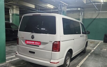 Volkswagen Caravelle T6 рестайлинг, 2017 год, 1 950 000 рублей, 3 фотография