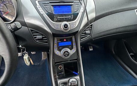 Hyundai Elantra V, 2012 год, 1 000 000 рублей, 9 фотография