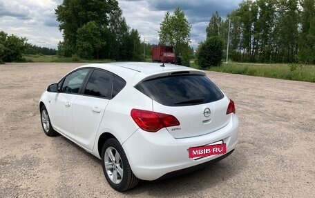 Opel Astra J, 2011 год, 715 000 рублей, 5 фотография