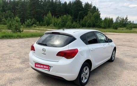 Opel Astra J, 2011 год, 715 000 рублей, 4 фотография