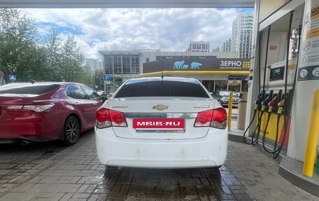 Chevrolet Cruze II, 2011 год, 890 000 рублей, 4 фотография