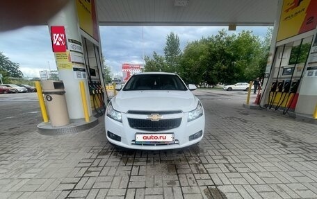 Chevrolet Cruze II, 2011 год, 890 000 рублей, 3 фотография