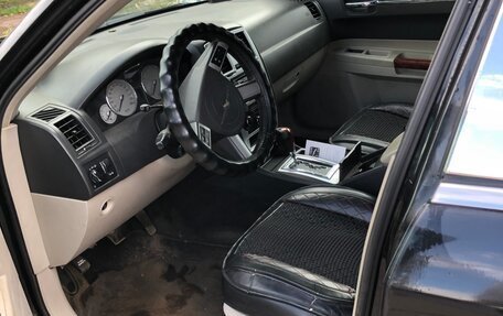 Chrysler 300C II, 2006 год, 490 000 рублей, 10 фотография