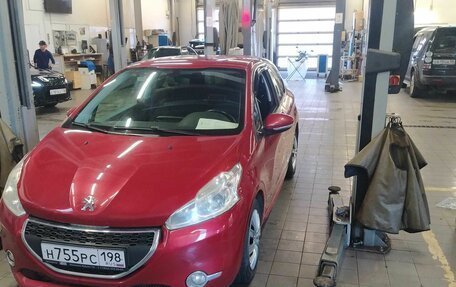 Peugeot 208 II, 2013 год, 560 000 рублей, 1 фотография