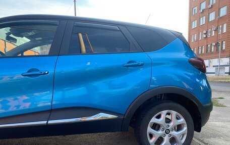 Renault Kaptur I рестайлинг, 2017 год, 1 400 000 рублей, 2 фотография