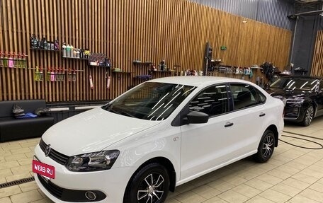 Volkswagen Polo VI (EU Market), 2013 год, 900 000 рублей, 4 фотография