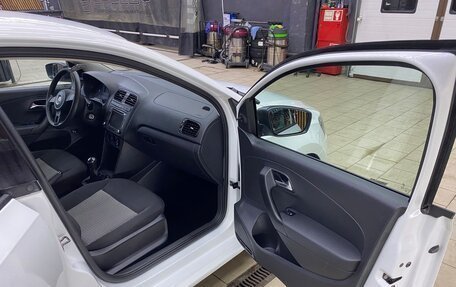 Volkswagen Polo VI (EU Market), 2013 год, 900 000 рублей, 14 фотография