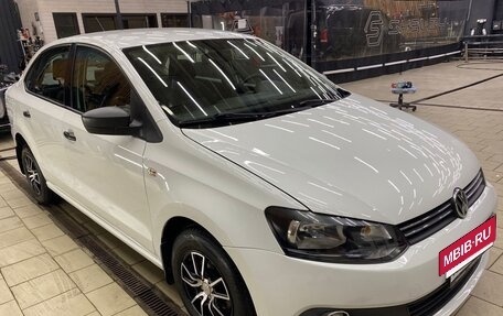 Volkswagen Polo VI (EU Market), 2013 год, 900 000 рублей, 12 фотография