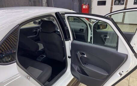 Volkswagen Polo VI (EU Market), 2013 год, 900 000 рублей, 16 фотография