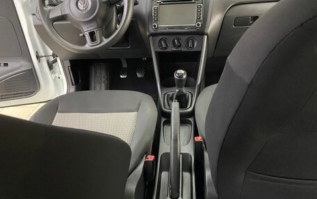 Volkswagen Polo VI (EU Market), 2013 год, 900 000 рублей, 28 фотография