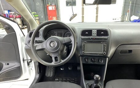 Volkswagen Polo VI (EU Market), 2013 год, 900 000 рублей, 26 фотография
