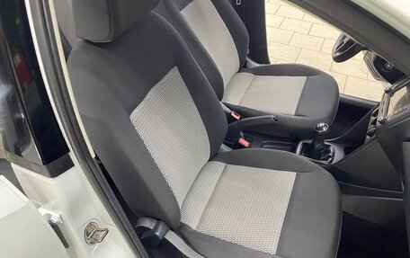 Volkswagen Polo VI (EU Market), 2013 год, 900 000 рублей, 30 фотография