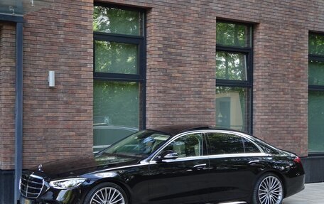 Mercedes-Benz S-Класс, 2024 год, 20 000 000 рублей, 3 фотография
