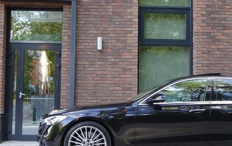 Mercedes-Benz S-Класс, 2024 год, 20 000 000 рублей, 5 фотография