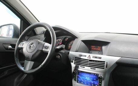 Opel Astra J, 2010 год, 355 000 рублей, 11 фотография