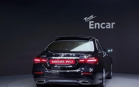 Mercedes-Benz E-Класс, 2022 год, 4 575 000 рублей, 3 фотография