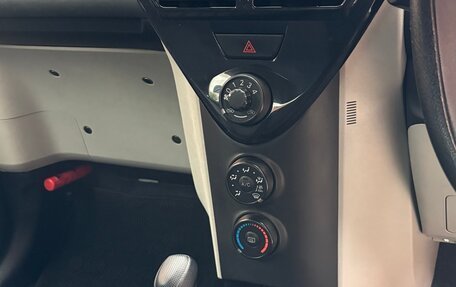 Toyota iQ, 2013 год, 990 000 рублей, 12 фотография