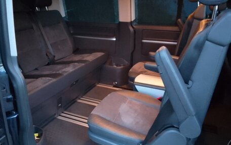 Volkswagen Multivan T5, 2010 год, 2 500 000 рублей, 18 фотография