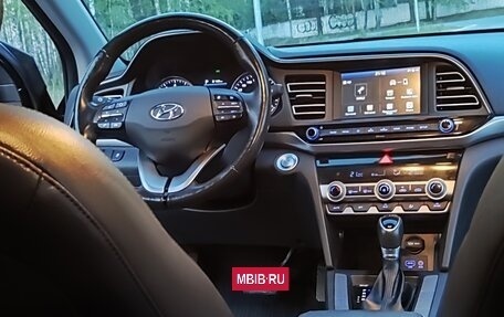 Hyundai Elantra VI рестайлинг, 2019 год, 1 900 000 рублей, 2 фотография