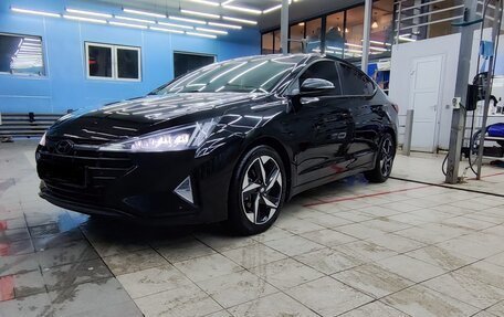 Hyundai Elantra VI рестайлинг, 2019 год, 1 900 000 рублей, 11 фотография