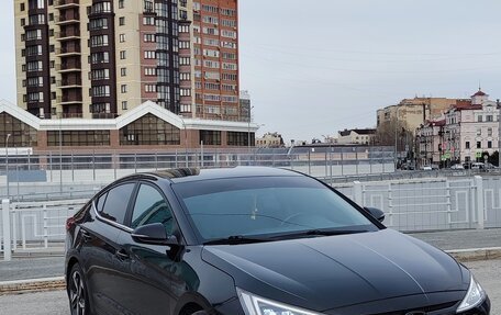 Hyundai Elantra VI рестайлинг, 2019 год, 1 900 000 рублей, 13 фотография
