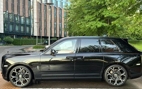 Rolls-Royce Cullinan, 2023 год, 46 000 000 рублей, 3 фотография