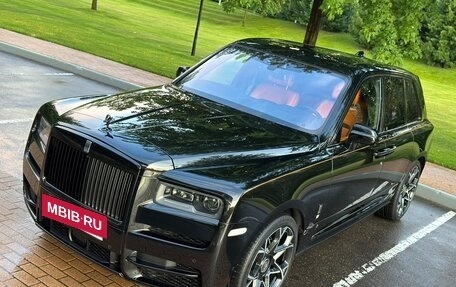 Rolls-Royce Cullinan, 2023 год, 46 000 000 рублей, 13 фотография