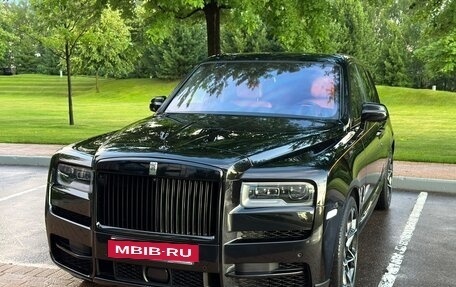 Rolls-Royce Cullinan, 2023 год, 46 000 000 рублей, 11 фотография