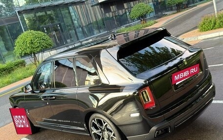 Rolls-Royce Cullinan, 2023 год, 46 000 000 рублей, 16 фотография