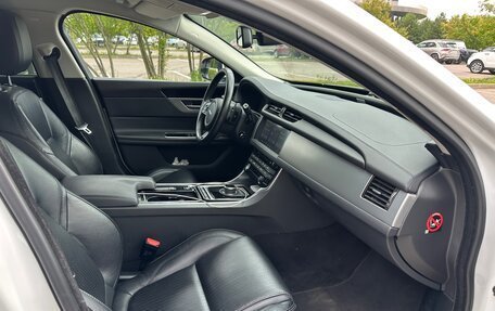 Jaguar XF II, 2017 год, 2 450 000 рублей, 10 фотография