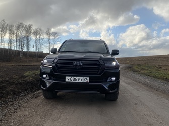 Toyota Land Cruiser 200 рестайлинг 2, 2016 год, 5 500 000 рублей, 1 фотография