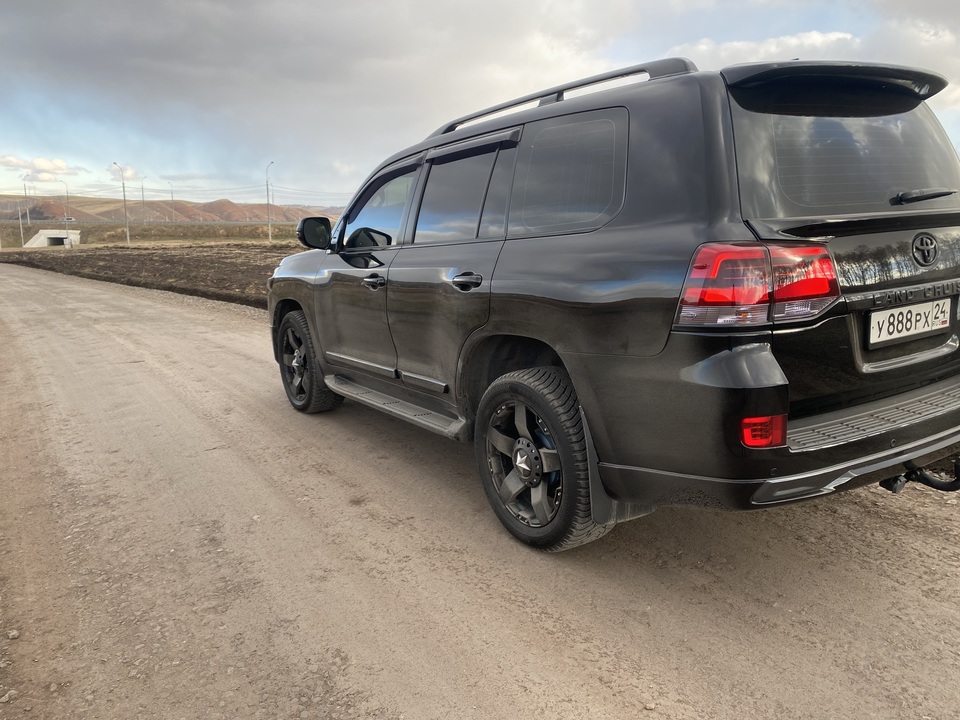 Toyota Land Cruiser 200 рестайлинг 2, 2016 год, 5 500 000 рублей, 9 фотография