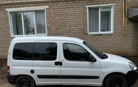 Peugeot Partner II рестайлинг 2, 2010 год, 490 000 рублей, 2 фотография