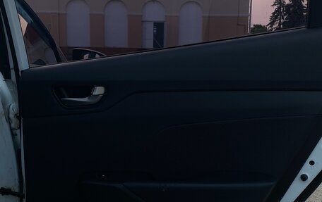 Hyundai Solaris II рестайлинг, 2018 год, 1 150 000 рублей, 13 фотография