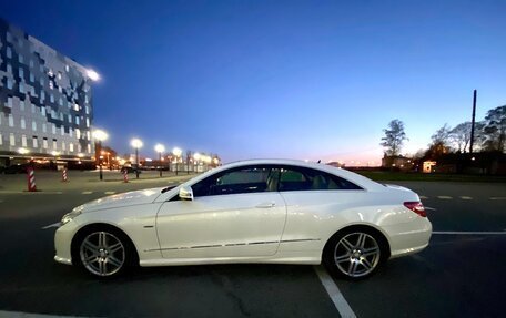 Mercedes-Benz E-Класс, 2011 год, 1 350 000 рублей, 3 фотография