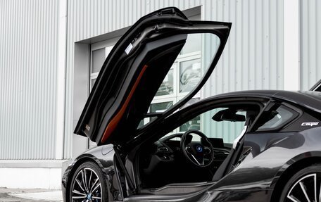 BMW i8 I рестайлинг, 2019 год, 12 000 000 рублей, 4 фотография