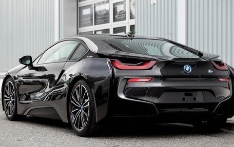 BMW i8 I рестайлинг, 2019 год, 12 000 000 рублей, 5 фотография