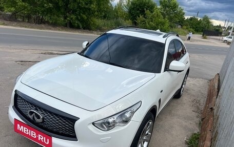Infiniti QX70, 2015 год, 2 750 000 рублей, 2 фотография