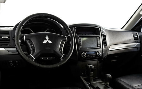 Mitsubishi Pajero IV, 2010 год, 1 249 000 рублей, 11 фотография