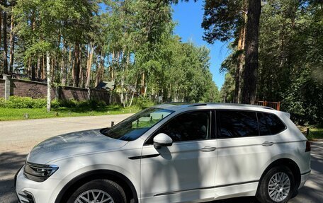 Volkswagen Tiguan II, 2020 год, 3 550 000 рублей, 3 фотография