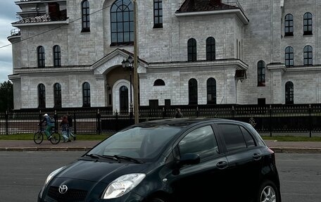 Toyota Yaris III рестайлинг, 2006 год, 495 000 рублей, 1 фотография