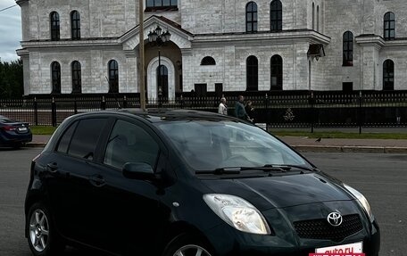 Toyota Yaris III рестайлинг, 2006 год, 495 000 рублей, 3 фотография