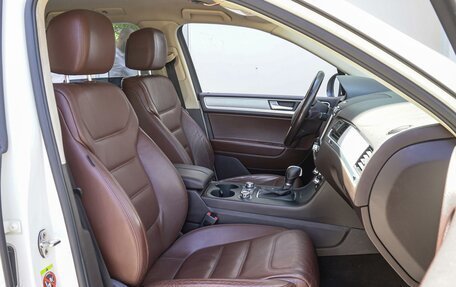 Volkswagen Touareg III, 2010 год, 2 300 000 рублей, 8 фотография