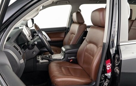 Toyota Land Cruiser 200, 2016 год, 5 990 000 рублей, 10 фотография